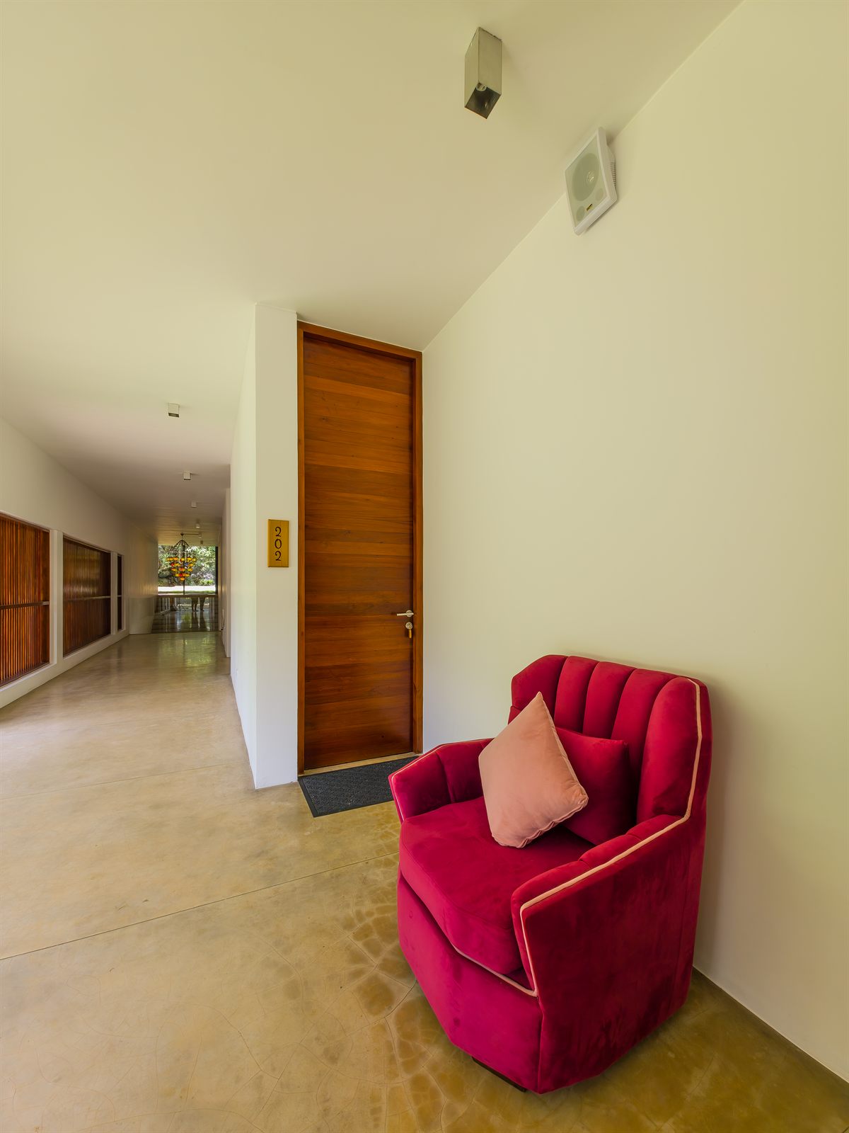 Deluxe Room corridor and entrance seating