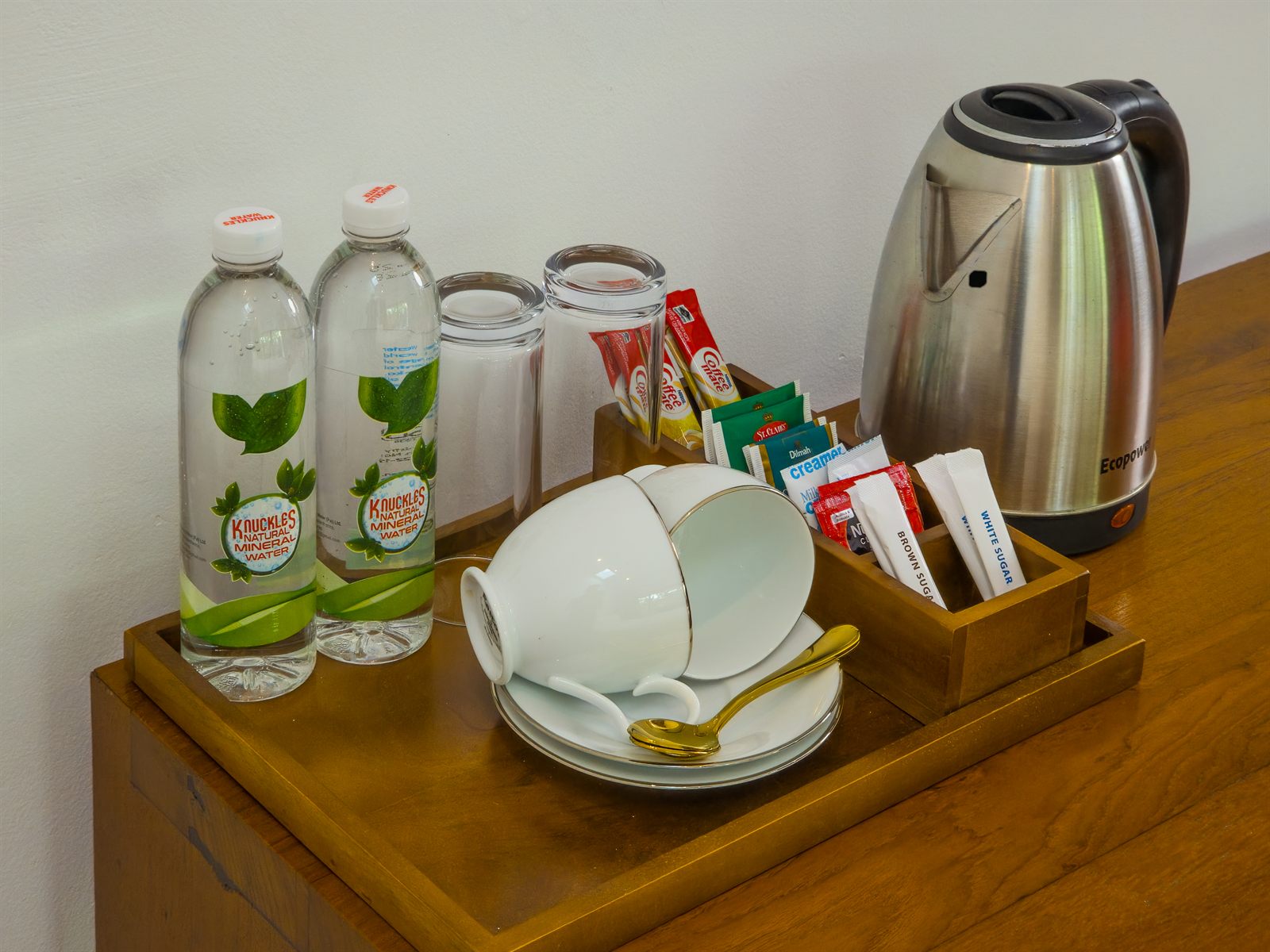 Tea, coffee, water, and kettle amenities in the Superior Room